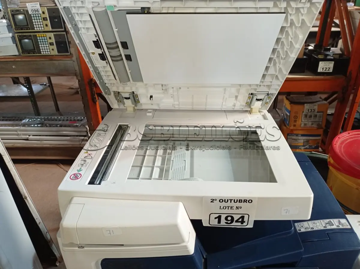 LOTE 194 - 01 IMPRESSORA MULTIFUNCIONAL MARCA XEROX MODELO COLORQUBE 8900. (NO ESTADO) ATENÇÃO! FAZER A VISITAÇÃO ANTES DE ARREMATAR, NÃO SABEMOS SE FUNCIONA. LEILÃO NÃO TEM GARANTIA E NEM DEVOLUÇÃO, SUJEITO A POSSÍVEIS AVARIAS VISÍVEIS/OCULTAS E/OU AUSÊNCIA DE COMPONENTES.