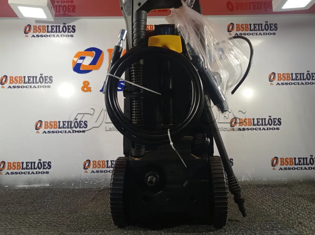 LOTE 259 - 01 LAVADORA DE ALTA PRESSÃO MARCA ELECTROLUX. (NO ESTADO) ATENÇÃO! FAZER A VISITAÇÃO ANTES DE ARREMATAR, NÃO SABEMOS SE FUNCIONA. LEILÃO NÃO TEM GARANTIA E NEM DEVOLUÇÃO, SUJEITO A POSSÍVEIS AVARIAS VISÍVEIS/OCULTAS E/OU AUSÊNCIA DE COMPONENTES.