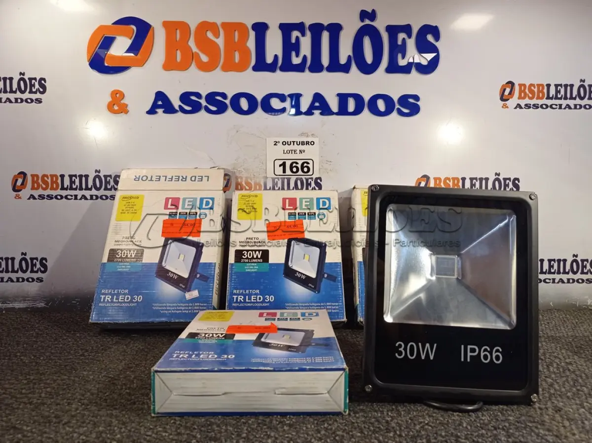 LOTE 166 - 04 REFLETORES DE LED 30W. (NO ESTADO) ATENÇÃO! FAZER A VISITAÇÃO ANTES DE ARREMATAR, NÃO SABEMOS SE FUNCIONA. LEILÃO NÃO TEM GARANTIA E NEM DEVOLUÇÃO, SUJEITO A POSSÍVEIS AVARIAS VISÍVEIS/OCULTAS E/OU AUSÊNCIA DE COMPONENTES.