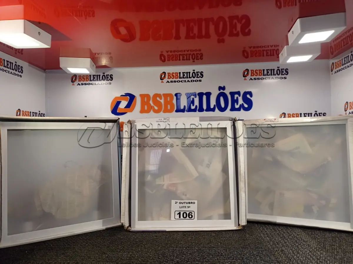 LOTE 106 - 03 LUMINÁRIAS DE EMBUTIR MARCAS EDIBRAZ. (NO ESTADO) ATENÇÃO! FAZER A VISITAÇÃO ANTES DE ARREMATAR, NÃO SABEMOS SE FUNCIONA. LEILÃO NÃO TEM GARANTIA E NEM DEVOLUÇÃO, SUJEITO A POSSÍVEIS AVARIAS VISÍVEIS/OCULTAS E/OU AUSÊNCIA DE COMPONENTES.
