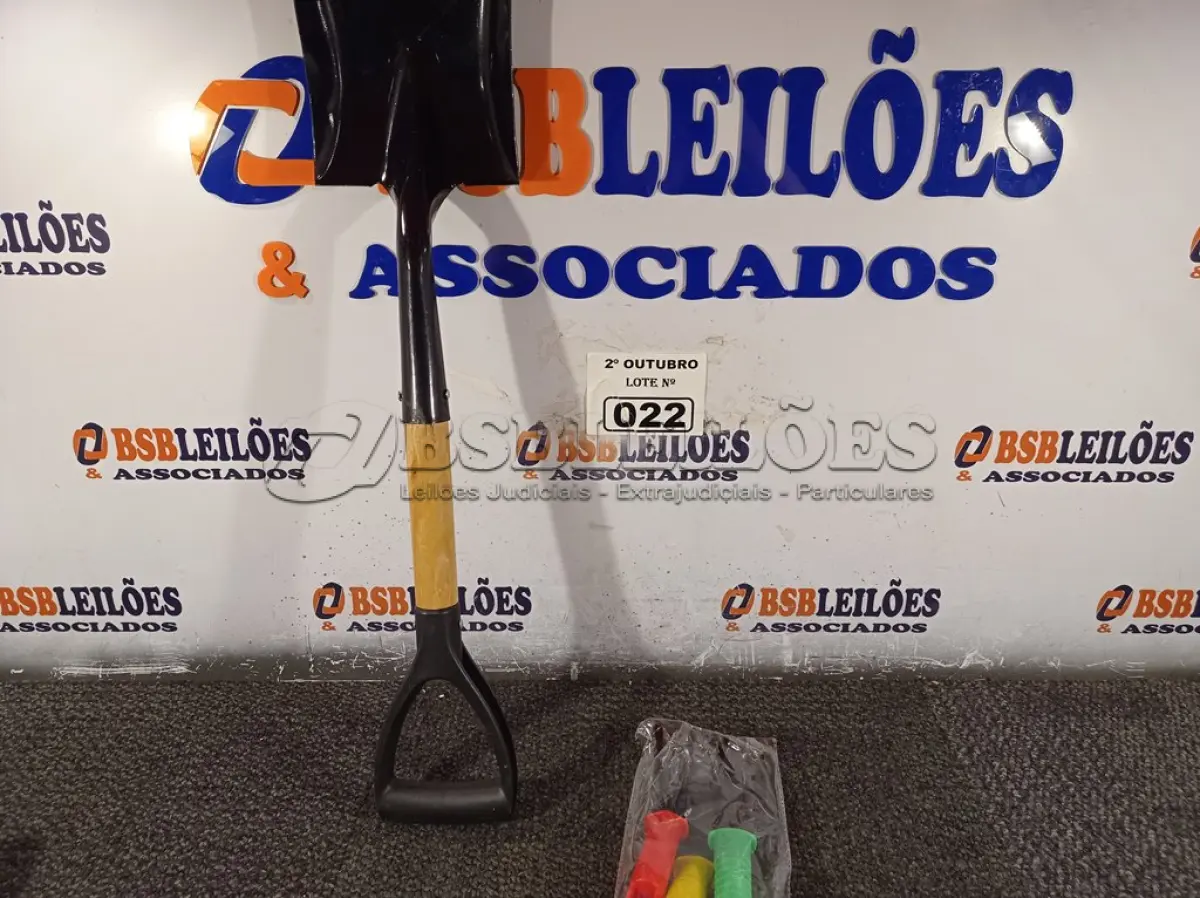 LOTE 022 - 01 CONJUNTO PARA JARDINAGEM E 01 MINI PÁ PARA ACAMPAMENTO. (NO ESTADO) ATENÇÃO! FAZER A VISITAÇÃO ANTES DE ARREMATAR, NÃO SABEMOS SE FUNCIONA. LEILÃO NÃO TEM GARANTIA E NEM DEVOLUÇÃO, SUJEITO A POSSÍVEIS AVARIAS VISÍVEIS/OCULTAS E/OU AUSÊNCIA DE COMPONENTES.