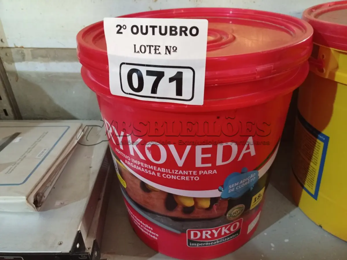 LOTE 071 - 01 BALDE DE DRYKOVEDA, ADITIVO IMPERMEABILIZANTE PARA ARGAMASSA E CONCRETO 18L. (NO ESTADO) ATENÇÃO! FAZER A VISITAÇÃO ANTES DE ARREMATAR, NÃO SABEMOS SE FUNCIONA. LEILÃO NÃO TEM GARANTIA E NEM DEVOLUÇÃO, SUJEITO A POSSÍVEIS AVARIAS VISÍVEIS/OCULTAS E/OU AUSÊNCIA DE COMPONENTES.