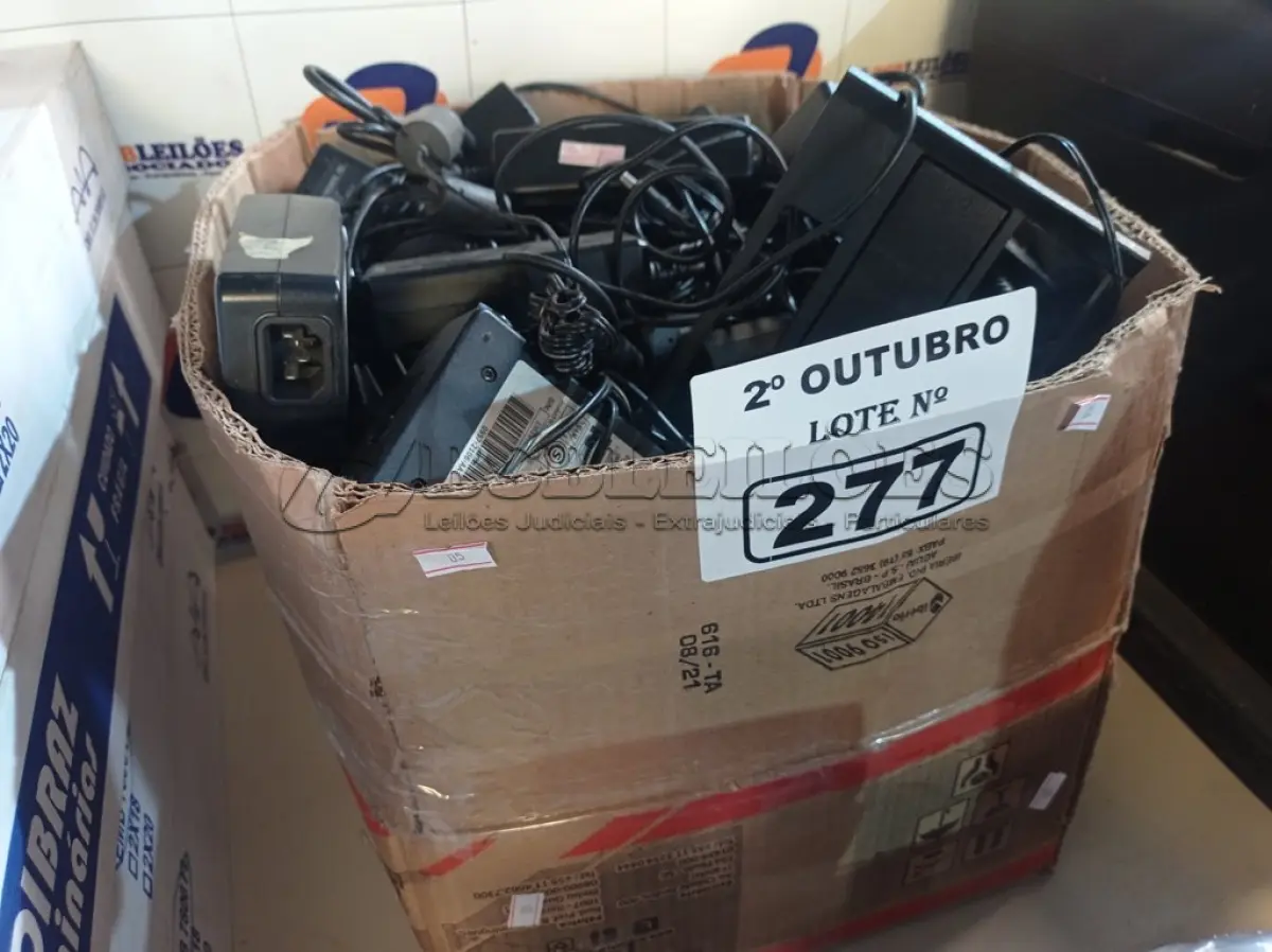 LOTE 277 - 01 LOTE COM VÁRIAS FONTES MARCAS E MODELOS DIVERSOS. (NO ESTADO) ATENÇÃO! FAZER A VISITAÇÃO ANTES DE ARREMATAR, NÃO SABEMOS SE FUNCIONA. LEILÃO NÃO TEM GARANTIA E NEM DEVOLUÇÃO, SUJEITO A POSSÍVEIS AVARIAS VISÍVEIS/OCULTAS E/OU AUSÊNCIA DE COMPONENTES.
