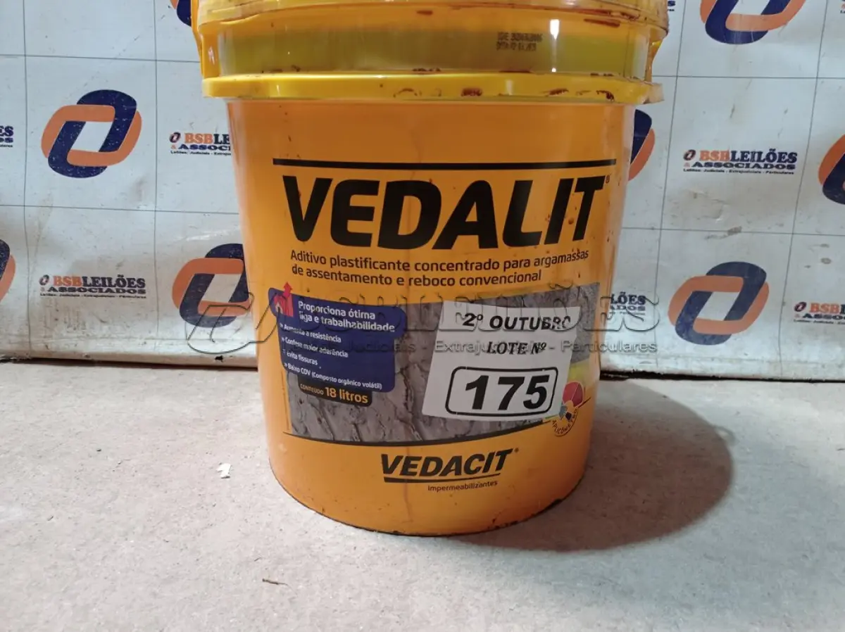 LOTE 175 - 01 BALDE DE VEDALIT, ADITIVO PLASTIFICANTE CONCENTRADO PARA ARGAMASSA DE ASSENTAMENTO E REBOCO CONVENCIONAL 18L. (NO ESTADO) ATENÇÃO! FAZER A VISITAÇÃO ANTES DE ARREMATAR, NÃO SABEMOS SE FUNCIONA. LEILÃO NÃO TEM GARANTIA E NEM DEVOLUÇÃO, SUJEITO A POSSÍVEIS AVARIAS VISÍVEIS/OCULTAS E/OU AUSÊNCIA DE COMPONENTES.