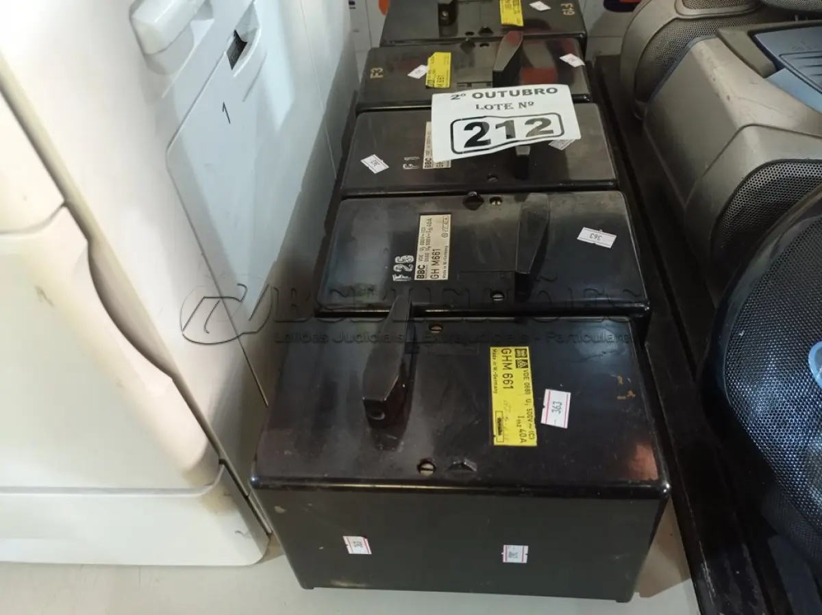 LOTE 212 - 06 CHAVES SECCIONADORAS GM 661. (NO ESTADO) ATENÇÃO! FAZER A VISITAÇÃO ANTES DE ARREMATAR, NÃO SABEMOS SE FUNCIONA. LEILÃO NÃO TEM GARANTIA E NEM DEVOLUÇÃO, SUJEITO A POSSÍVEIS AVARIAS VISÍVEIS/OCULTAS E/OU AUSÊNCIA DE COMPONENTES.