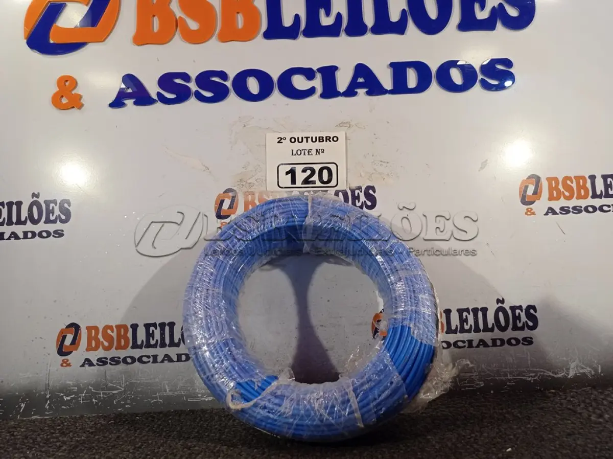 LOTE 120 - 01 ROLO DE CABO FLEXÍVEL 100M 4MM NA COR AZUL. (NO ESTADO) ATENÇÃO! FAZER A VISITAÇÃO ANTES DE ARREMATAR, NÃO SABEMOS SE FUNCIONA. LEILÃO NÃO TEM GARANTIA E NEM DEVOLUÇÃO, SUJEITO A POSSÍVEIS AVARIAS VISÍVEIS/OCULTAS E/OU AUSÊNCIA DE COMPONENTES.