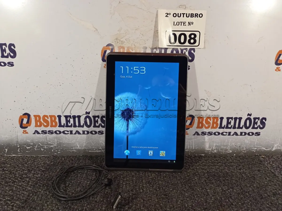 LOTE 008 - 01 TABLET SAMSUNG TAB2 10.1 COM CABO. (NO ESTADO) ATENÇÃO! FAZER A VISITAÇÃO ANTES DE ARREMATAR, NÃO SABEMOS SE FUNCIONA. LEILÃO NÃO TEM GARANTIA E NEM DEVOLUÇÃO, SUJEITO A POSSÍVEIS AVARIAS VISÍVEIS/OCULTAS E/OU AUSÊNCIA DE COMPONENTES.