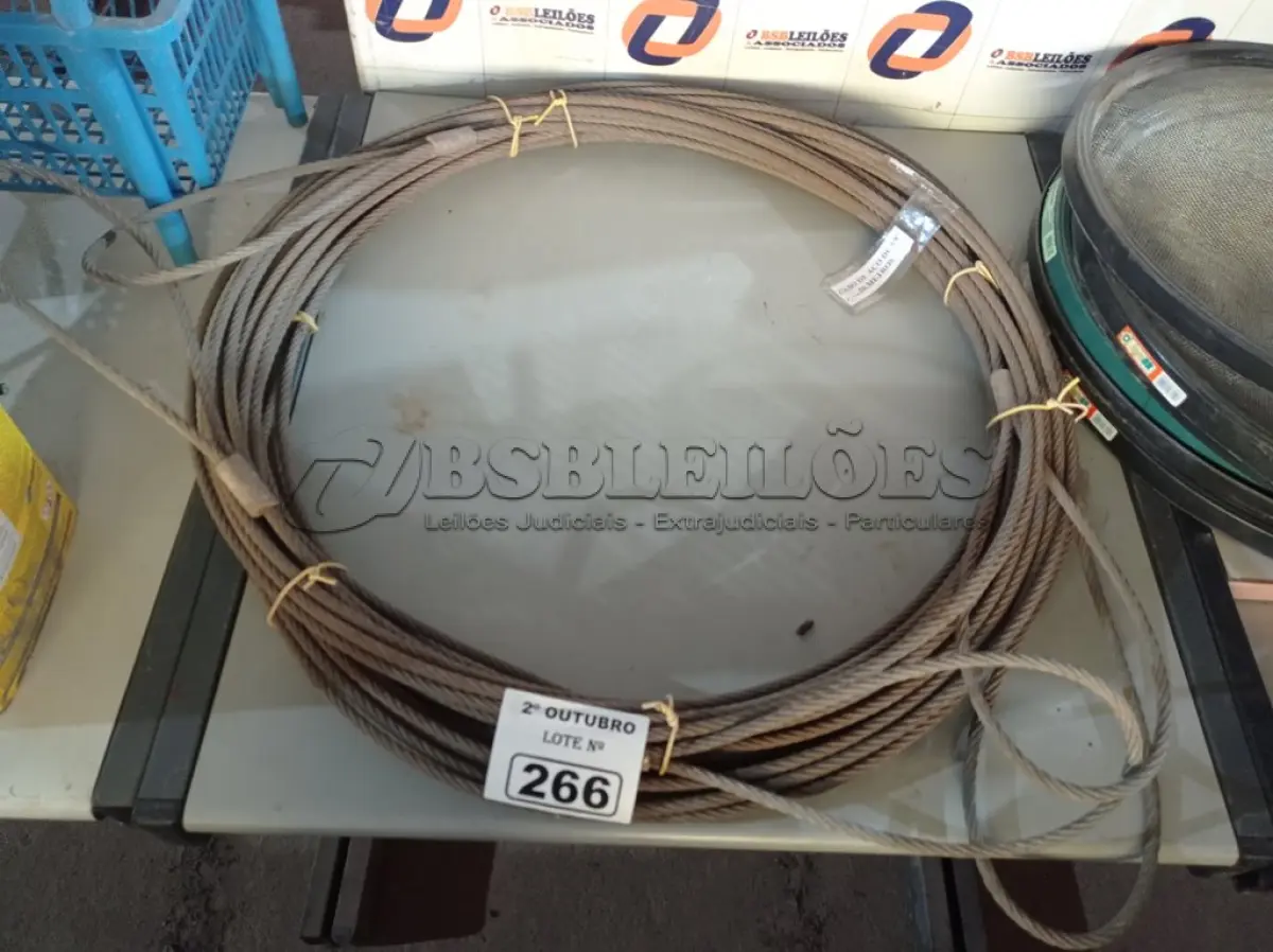 LOTE 266 - 01 ROLO DE CABO DE AÇO 3/8” COM 50 METROS. (NO ESTADO) ATENÇÃO! FAZER A VISITAÇÃO ANTES DE ARREMATAR, NÃO SABEMOS SE FUNCIONA. LEILÃO NÃO TEM GARANTIA E NEM DEVOLUÇÃO, SUJEITO A POSSÍVEIS AVARIAS VISÍVEIS/OCULTAS E/OU AUSÊNCIA DE COMPONENTES.