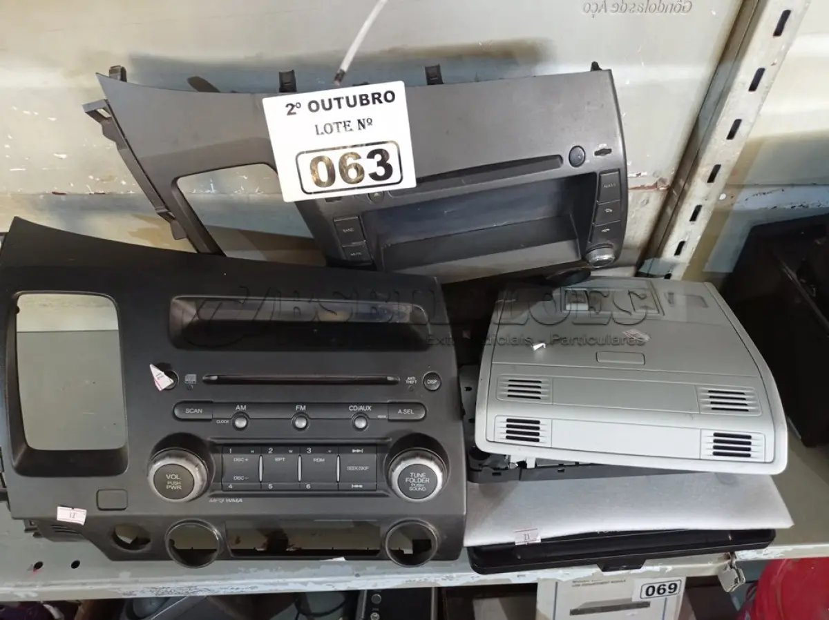LOTE 063 - 01 LOTE COM PEÇAS DE AUTOMÓVEL MARCAS E MODELOS DIVERSOS. (NO ESTADO) ATENÇÃO! FAZER A VISITAÇÃO ANTES DE ARREMATAR, NÃO SABEMOS SE FUNCIONA. LEILÃO NÃO TEM GARANTIA E NEM DEVOLUÇÃO, SUJEITO A POSSÍVEIS AVARIAS VISÍVEIS/OCULTAS E/OU AUSÊNCIA DE COMPONENTES.