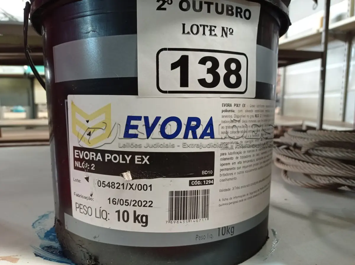 LOTE 138 - 01 BALDE DE GRAXA EVORA POLY EX NLGI:2 COM AVARIAS. (NO ESTADO) ATENÇÃO! FAZER A VISITAÇÃO ANTES DE ARREMATAR, NÃO SABEMOS SE FUNCIONA. LEILÃO NÃO TEM GARANTIA E NEM DEVOLUÇÃO, SUJEITO A POSSÍVEIS AVARIAS VISÍVEIS/OCULTAS E/OU AUSÊNCIA DE COMPONENTES.
