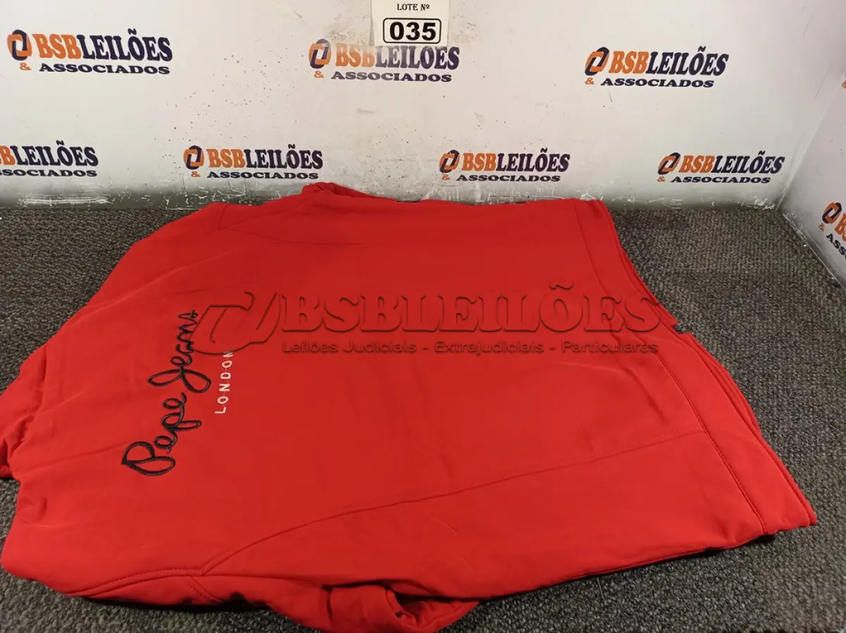 LOTE 035 - 01 JAQUETA TAMANHO “GG”. (NO ESTADO) ATENÇÃO! FAZER A VISITAÇÃO ANTES DE ARREMATAR, NÃO SABEMOS SE FUNCIONA. LEILÃO NÃO TEM GARANTIA E NEM DEVOLUÇÃO, SUJEITO A POSSÍVEIS AVARIAS VISÍVEIS/OCULTAS E/OU AUSÊNCIA DE COMPONENTES.