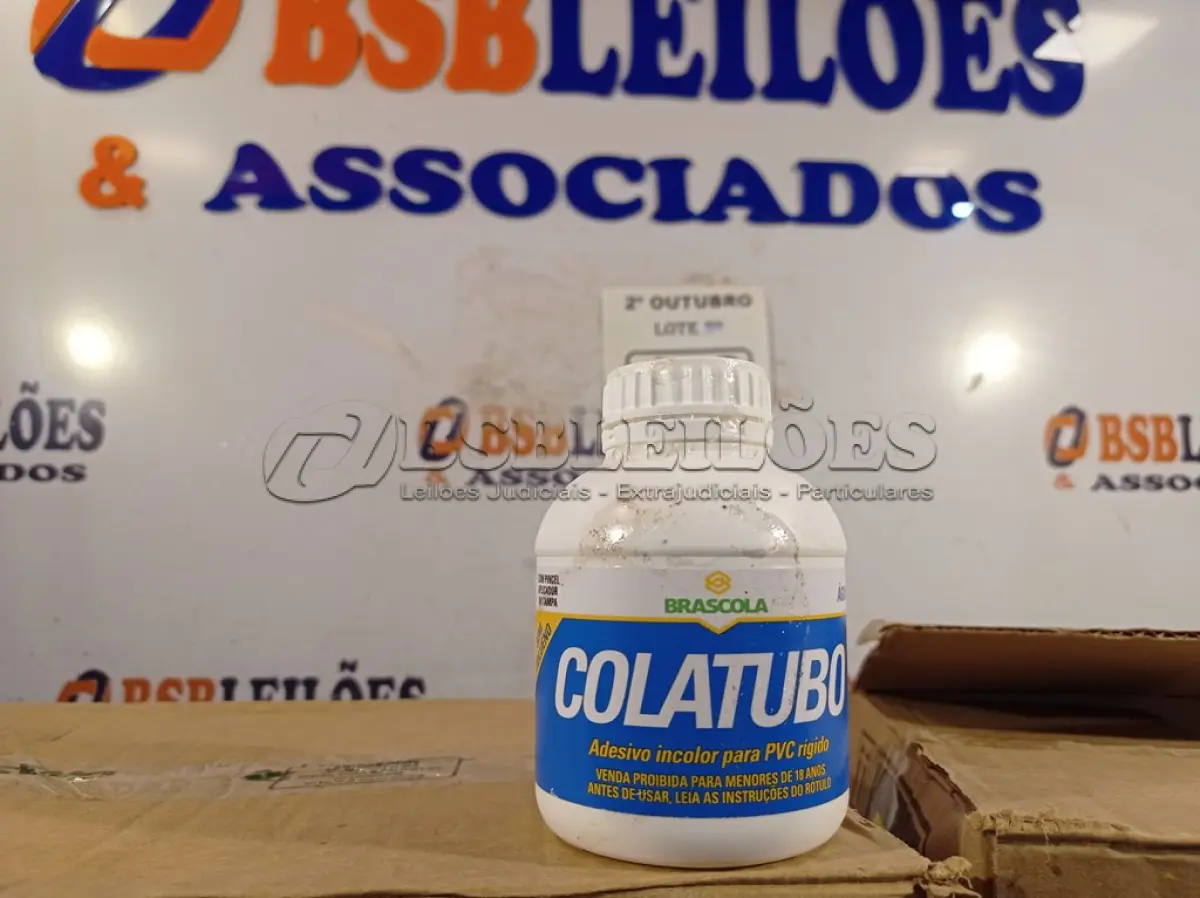 LOTE 173 - 02 CAIXAS COM COLA TUBO ST 175G, COM 15 FRASCOS CADA. (NO ESTADO) ATENÇÃO! FAZER A VISITAÇÃO ANTES DE ARREMATAR, NÃO SABEMOS SE FUNCIONA. LEILÃO NÃO TEM GARANTIA E NEM DEVOLUÇÃO, SUJEITO A POSSÍVEIS AVARIAS VISÍVEIS/OCULTAS E/OU AUSÊNCIA DE COMPONENTES.