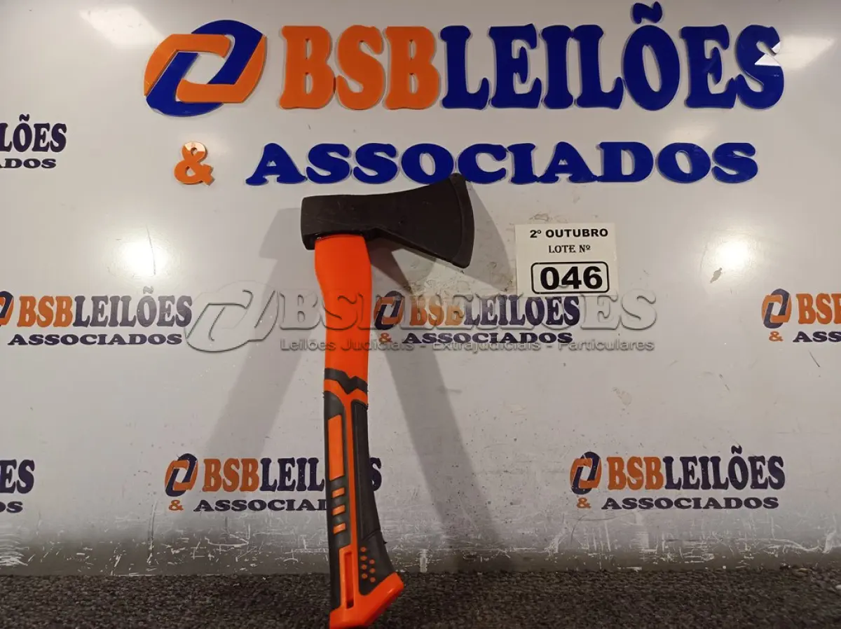 LOTE 046 - 01 MACHADINHA CAÇA E PESCA COM CABO EMBORRACHADO. (NO ESTADO) ATENÇÃO! FAZER A VISITAÇÃO ANTES DE ARREMATAR, NÃO SABEMOS SE FUNCIONA. LEILÃO NÃO TEM GARANTIA E NEM DEVOLUÇÃO, SUJEITO A POSSÍVEIS AVARIAS VISÍVEIS/OCULTAS E/OU AUSÊNCIA DE COMPONENTES.
