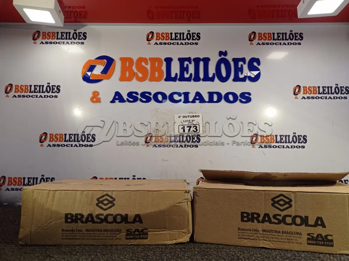 LOTE 173 - 02 CAIXAS COM COLA TUBO ST 175G, COM 15 FRASCOS CADA. (NO ESTADO) ATENÇÃO! FAZER A VISITAÇÃO ANTES DE ARREMATAR, NÃO SABEMOS SE FUNCIONA. LEILÃO NÃO TEM GARANTIA E NEM DEVOLUÇÃO, SUJEITO A POSSÍVEIS AVARIAS VISÍVEIS/OCULTAS E/OU AUSÊNCIA DE COMPONENTES.