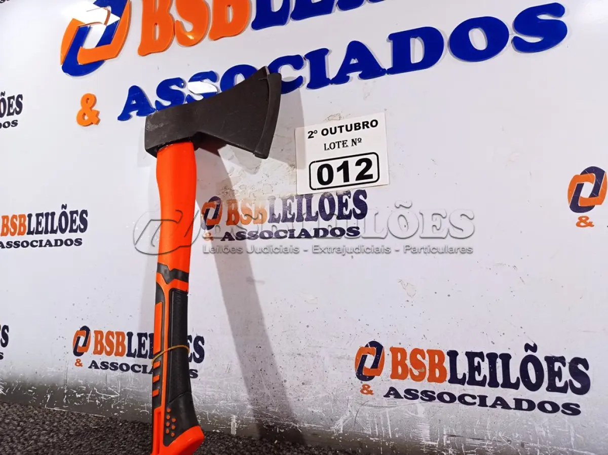 LOTE 012 - 01 MACHADINHA CAÇA E PESCA COM CABO EMBORRACHADO. (NO ESTADO) ATENÇÃO! FAZER A VISITAÇÃO ANTES DE ARREMATAR, NÃO SABEMOS SE FUNCIONA. LEILÃO NÃO TEM GARANTIA E NEM DEVOLUÇÃO, SUJEITO A POSSÍVEIS AVARIAS VISÍVEIS/OCULTAS E/OU AUSÊNCIA DE COMPONENTES.