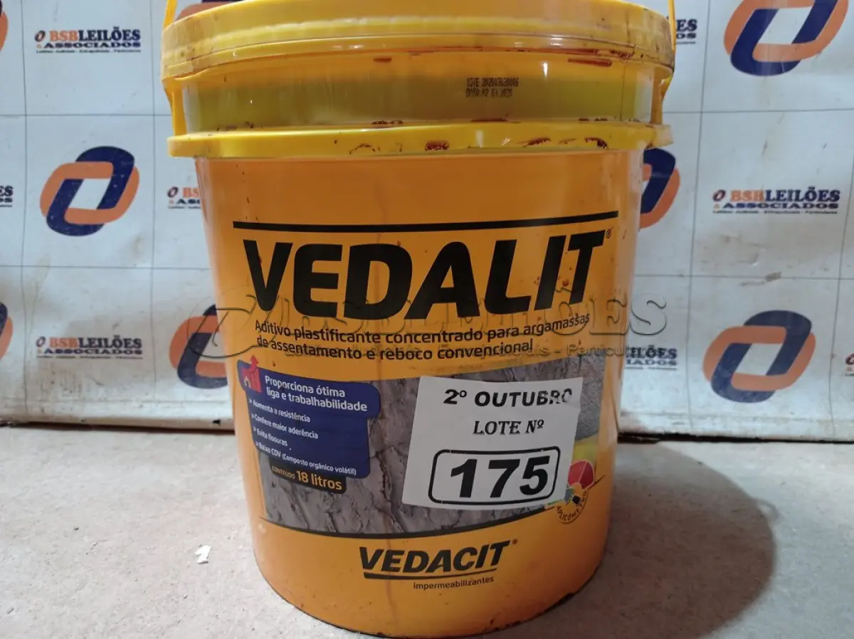 LOTE 175 - 01 BALDE DE VEDALIT, ADITIVO PLASTIFICANTE CONCENTRADO PARA ARGAMASSA DE ASSENTAMENTO E REBOCO CONVENCIONAL 18L. (NO ESTADO) ATENÇÃO! FAZER A VISITAÇÃO ANTES DE ARREMATAR, NÃO SABEMOS SE FUNCIONA. LEILÃO NÃO TEM GARANTIA E NEM DEVOLUÇÃO, SUJEITO A POSSÍVEIS AVARIAS VISÍVEIS/OCULTAS E/OU AUSÊNCIA DE COMPONENTES.