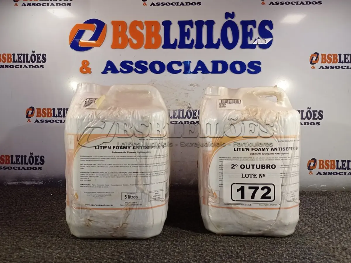 LOTE 172 - 20 LITROS DE SABONETE DE ESPUMA ANTISSÉPTICO. (NO ESTADO) ATENÇÃO! FAZER A VISITAÇÃO ANTES DE ARREMATAR, NÃO SABEMOS SE FUNCIONA. LEILÃO NÃO TEM GARANTIA E NEM DEVOLUÇÃO, SUJEITO A POSSÍVEIS AVARIAS VISÍVEIS/OCULTAS E/OU AUSÊNCIA DE COMPONENTES.