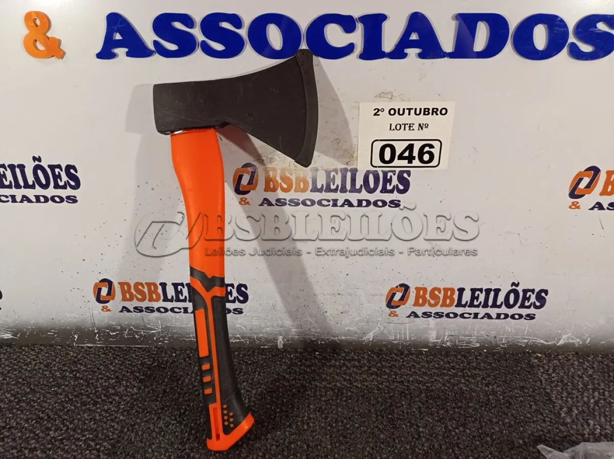 LOTE 046 - 01 MACHADINHA CAÇA E PESCA COM CABO EMBORRACHADO. (NO ESTADO) ATENÇÃO! FAZER A VISITAÇÃO ANTES DE ARREMATAR, NÃO SABEMOS SE FUNCIONA. LEILÃO NÃO TEM GARANTIA E NEM DEVOLUÇÃO, SUJEITO A POSSÍVEIS AVARIAS VISÍVEIS/OCULTAS E/OU AUSÊNCIA DE COMPONENTES.