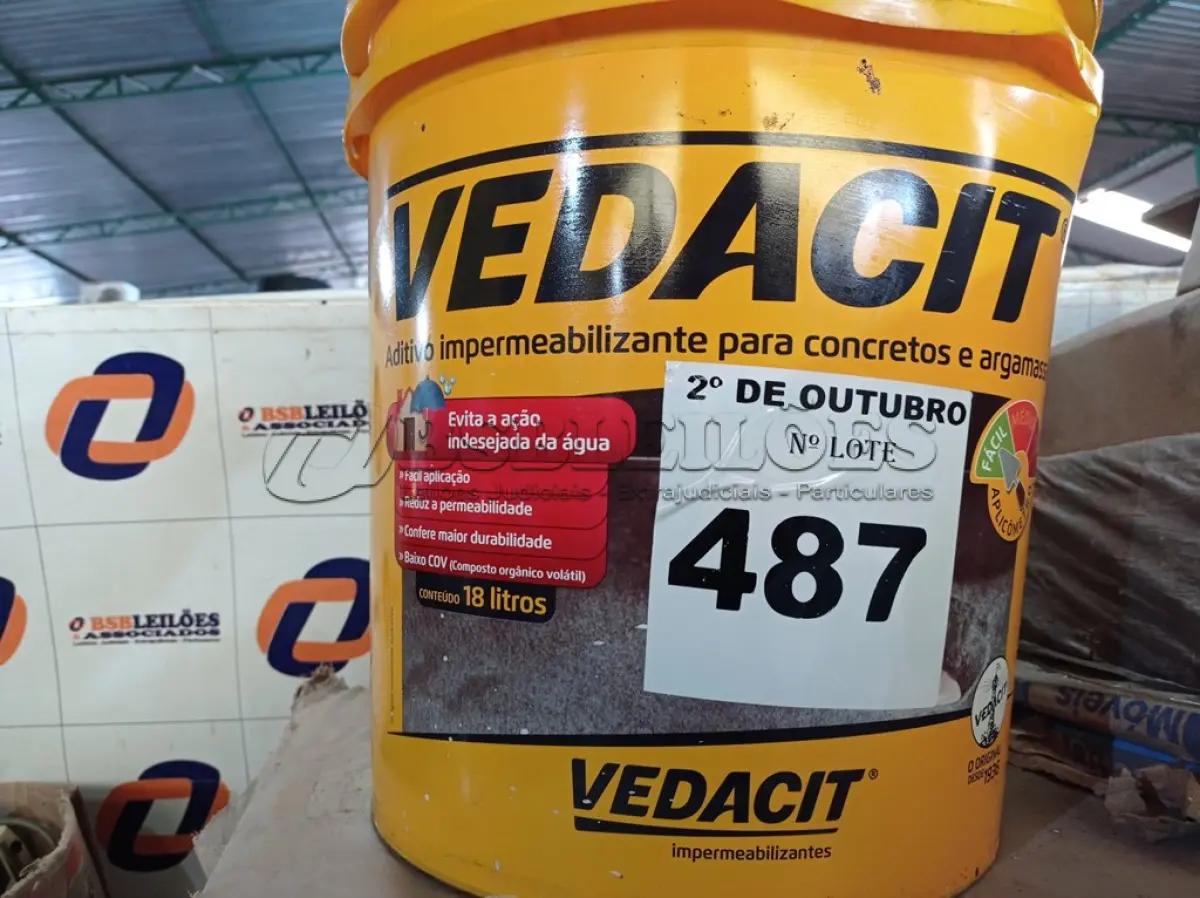 LOTE 487 - 01 BALDE DE VEDACIT, ADITIVO IMPERMEABILIZANTE PARA CONCRETOS E ARGAMASSAS 18L. (NO ESTADO) ATENÇÃO! FAZER A VISITAÇÃO ANTES DE ARREMATAR, NÃO SABEMOS SE FUNCIONA. LEILÃO NÃO TEM GARANTIA E NEM DEVOLUÇÃO, SUJEITO A POSSÍVEIS AVARIAS VISÍVEIS/OCULTAS E/OU AUSÊNCIA DE COMPONENTES.