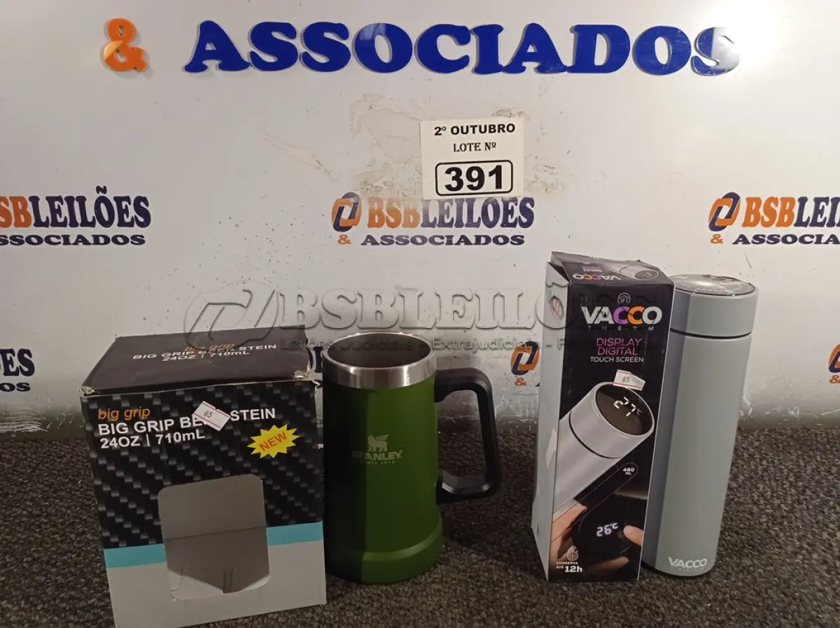 LOTE 391 - 01 KIT COPO + GARRAFA TÉRMICOS. (NO ESTADO) ATENÇÃO! FAZER A VISITAÇÃO ANTES DE ARREMATAR, NÃO SABEMOS SE FUNCIONA. LEILÃO NÃO TEM GARANTIA E NEM DEVOLUÇÃO, SUJEITO A POSSÍVEIS AVARIAS VISÍVEIS/OCULTAS E/OU AUSÊNCIA DE COMPONENTES.