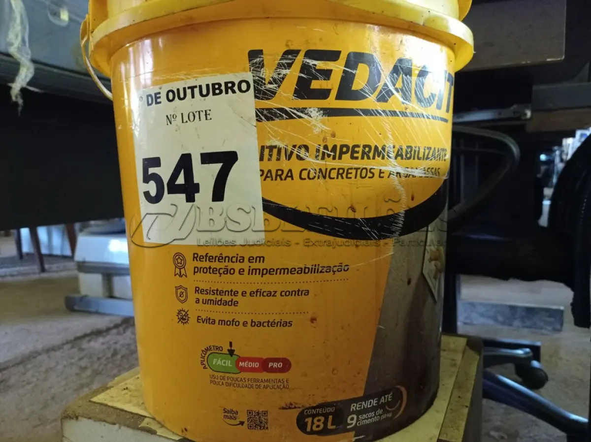LOTE 547 - 01 BALDE DE VEDACIT, ADITIVO IMPERMEABILIZANTE PARA CONCRETOS E ARGAMASSAS 18L. (NO ESTADO) ATENÇÃO! FAZER A VISITAÇÃO ANTES DE ARREMATAR, NÃO SABEMOS SE FUNCIONA. LEILÃO NÃO TEM GARANTIA E NEM DEVOLUÇÃO, SUJEITO A POSSÍVEIS AVARIAS VISÍVEIS/OCULTAS E/OU AUSÊNCIA DE COMPONENTES.