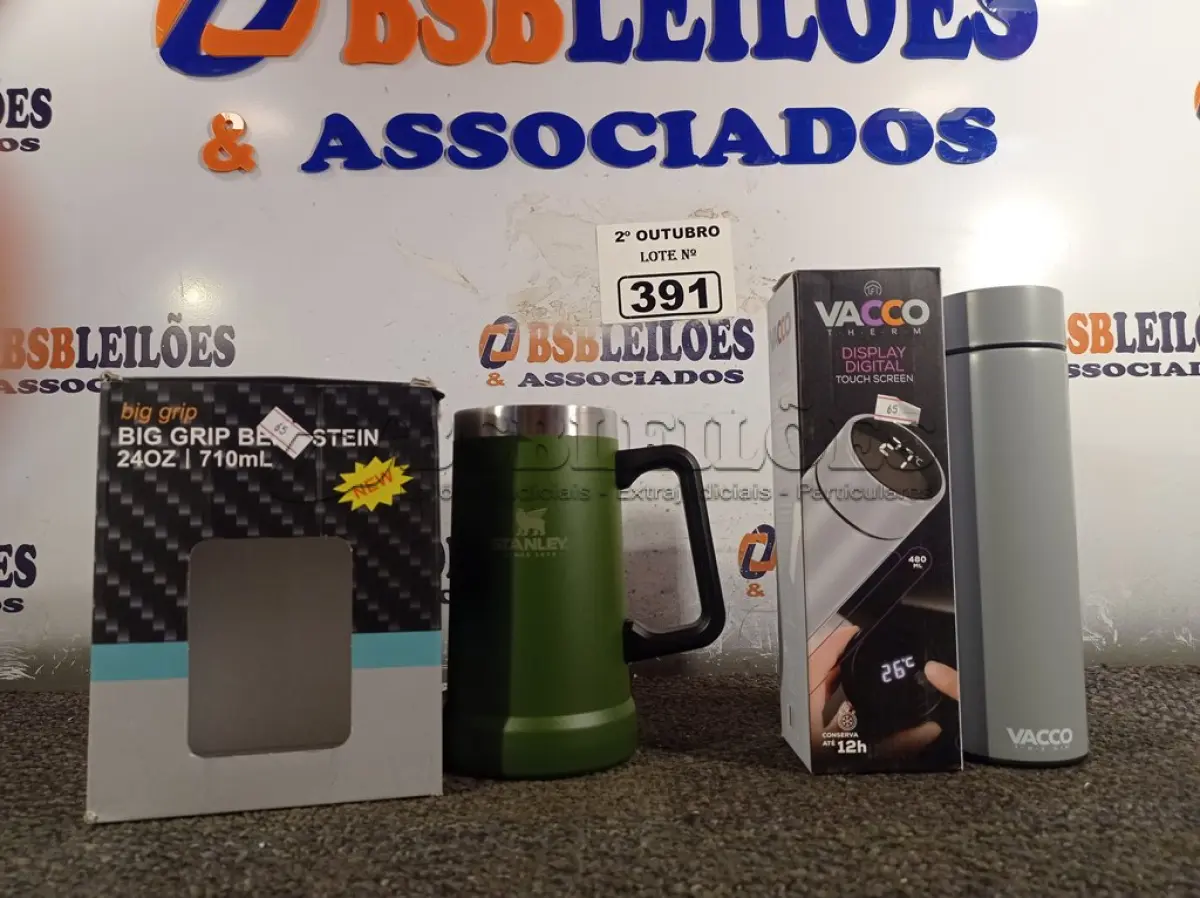 LOTE 391 - 01 KIT COPO + GARRAFA TÉRMICOS. (NO ESTADO) ATENÇÃO! FAZER A VISITAÇÃO ANTES DE ARREMATAR, NÃO SABEMOS SE FUNCIONA. LEILÃO NÃO TEM GARANTIA E NEM DEVOLUÇÃO, SUJEITO A POSSÍVEIS AVARIAS VISÍVEIS/OCULTAS E/OU AUSÊNCIA DE COMPONENTES.