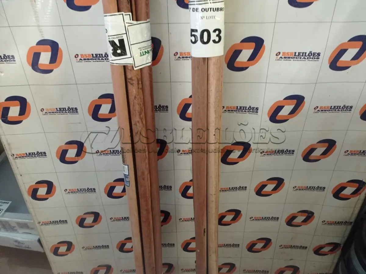 LOTE 503 - 01 LOTE COM CABOS DE FERRAMENTAS DIVERSOS. (NO ESTADO) ATENÇÃO! FAZER A VISITAÇÃO ANTES DE ARREMATAR, NÃO SABEMOS SE FUNCIONA. LEILÃO NÃO TEM GARANTIA E NEM DEVOLUÇÃO, SUJEITO A POSSÍVEIS AVARIAS VISÍVEIS/OCULTAS E/OU AUSÊNCIA DE COMPONENTES.