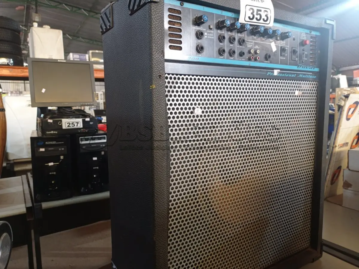 LOTE 353 - 01 CAIXA AMPLIFICADA ONEAL COM 300. (NO ESTADO) ATENÇÃO! FAZER A VISITAÇÃO ANTES DE ARREMATAR, NÃO SABEMOS SE FUNCIONA. LEILÃO NÃO TEM GARANTIA E NEM DEVOLUÇÃO, SUJEITO A POSSÍVEIS AVARIAS VISÍVEIS/OCULTAS E/OU AUSÊNCIA DE COMPONENTES.