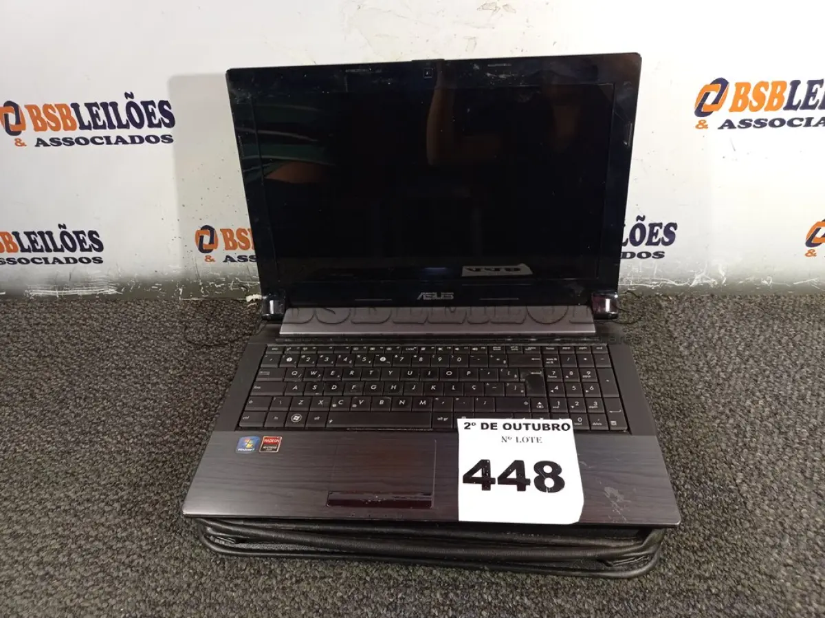 LOTE 448 - 01 NOTEBOOK MARCA ASUS COM PASTA. (NO ESTADO) ATENÇÃO! FAZER A VISITAÇÃO ANTES DE ARREMATAR, NÃO SABEMOS SE FUNCIONA. LEILÃO NÃO TEM GARANTIA E NEM DEVOLUÇÃO, SUJEITO A POSSÍVEIS AVARIAS VISÍVEIS/OCULTAS E/OU AUSÊNCIA DE COMPONENTES.