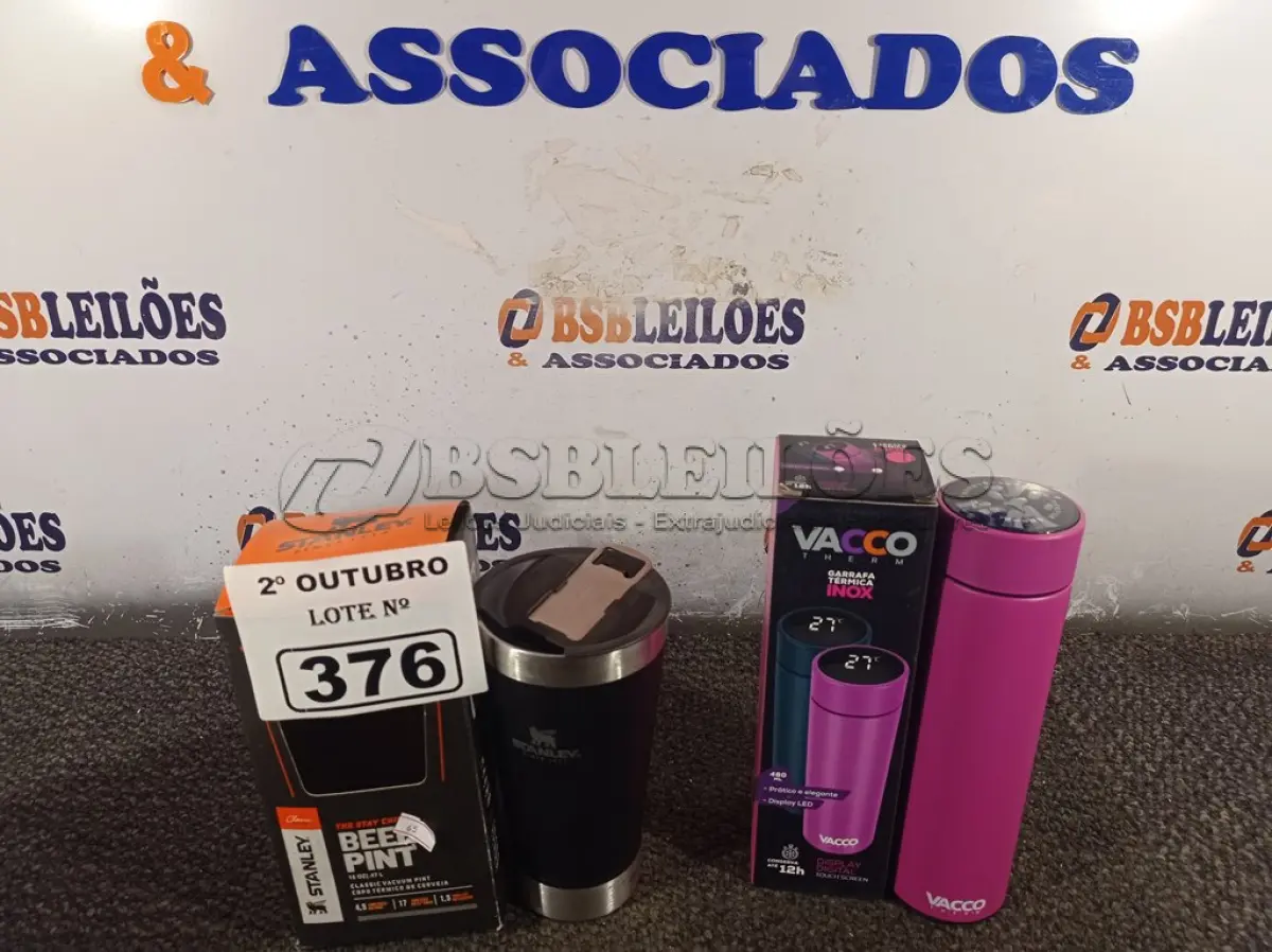 LOTE 376 - 01 KIT COPO + GARRAFA TÉRMICOS. (NO ESTADO) ATENÇÃO! FAZER A VISITAÇÃO ANTES DE ARREMATAR, NÃO SABEMOS SE FUNCIONA. LEILÃO NÃO TEM GARANTIA E NEM DEVOLUÇÃO, SUJEITO A POSSÍVEIS AVARIAS VISÍVEIS/OCULTAS E/OU AUSÊNCIA DE COMPONENTES.