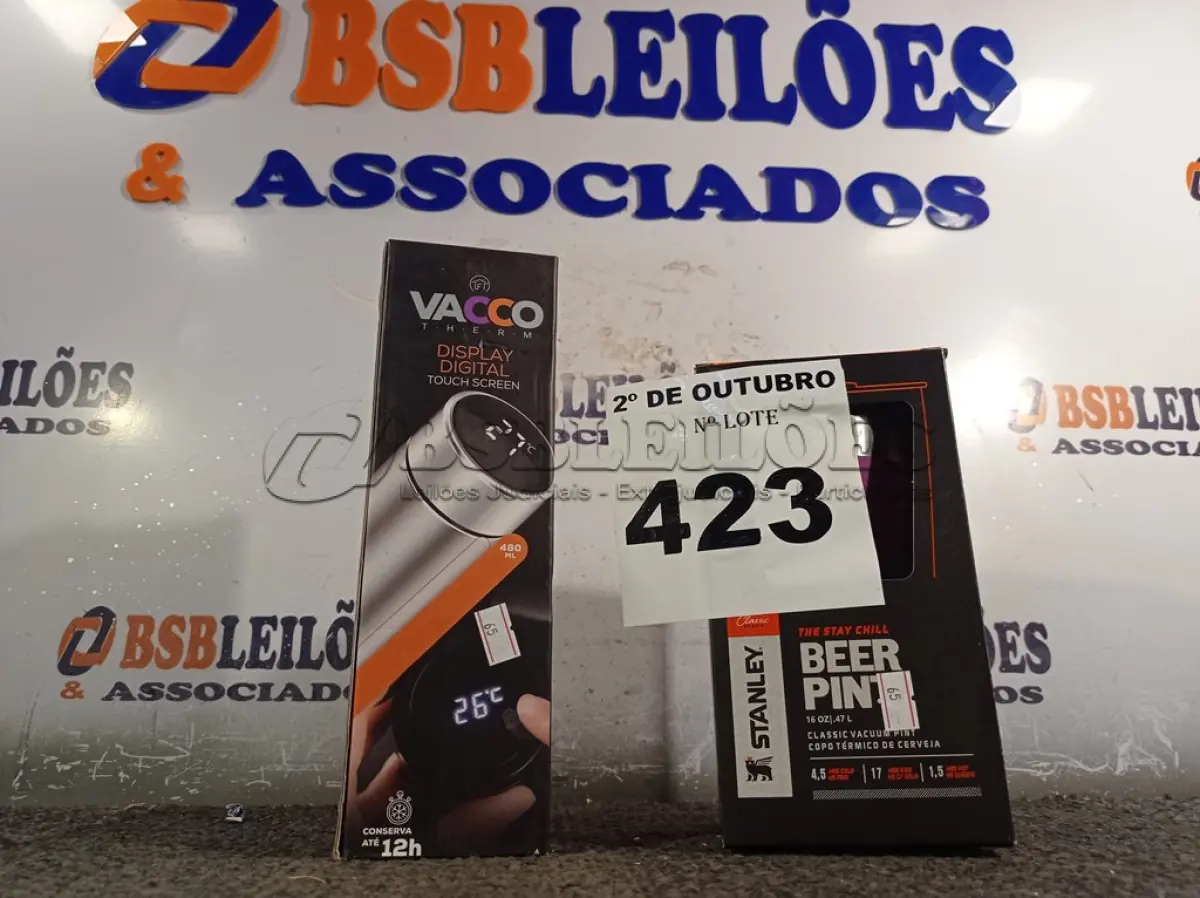 LOTE 423 - 01 KIT COPO + GARRAFA TÉRMICOS. (NO ESTADO) ATENÇÃO! FAZER A VISITAÇÃO ANTES DE ARREMATAR, NÃO SABEMOS SE FUNCIONA. LEILÃO NÃO TEM GARANTIA E NEM DEVOLUÇÃO, SUJEITO A POSSÍVEIS AVARIAS VISÍVEIS/OCULTAS E/OU AUSÊNCIA DE COMPONENTES.