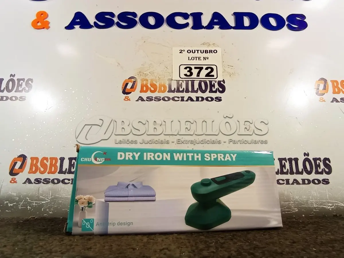 LOTE 372 - 01 FERRO PORTÁTIL. (NO ESTADO) ATENÇÃO! FAZER A VISITAÇÃO ANTES DE ARREMATAR, NÃO SABEMOS SE FUNCIONA. LEILÃO NÃO TEM GARANTIA E NEM DEVOLUÇÃO, SUJEITO A POSSÍVEIS AVARIAS VISÍVEIS/OCULTAS E/OU AUSÊNCIA DE COMPONENTES.