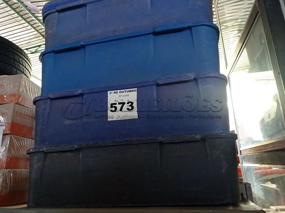 LOTE 573 - 04 CAIXAS MARMIBOX SENDO SÓ 01 COM TAMPA. (NO ESTADO) ATENÇÃO! FAZER A VISITAÇÃO ANTES DE ARREMATAR, NÃO SABEMOS SE FUNCIONA. LEILÃO NÃO TEM GARANTIA E NEM DEVOLUÇÃO, SUJEITO A POSSÍVEIS AVARIAS VISÍVEIS/OCULTAS E/OU AUSÊNCIA DE COMPONENTES.
