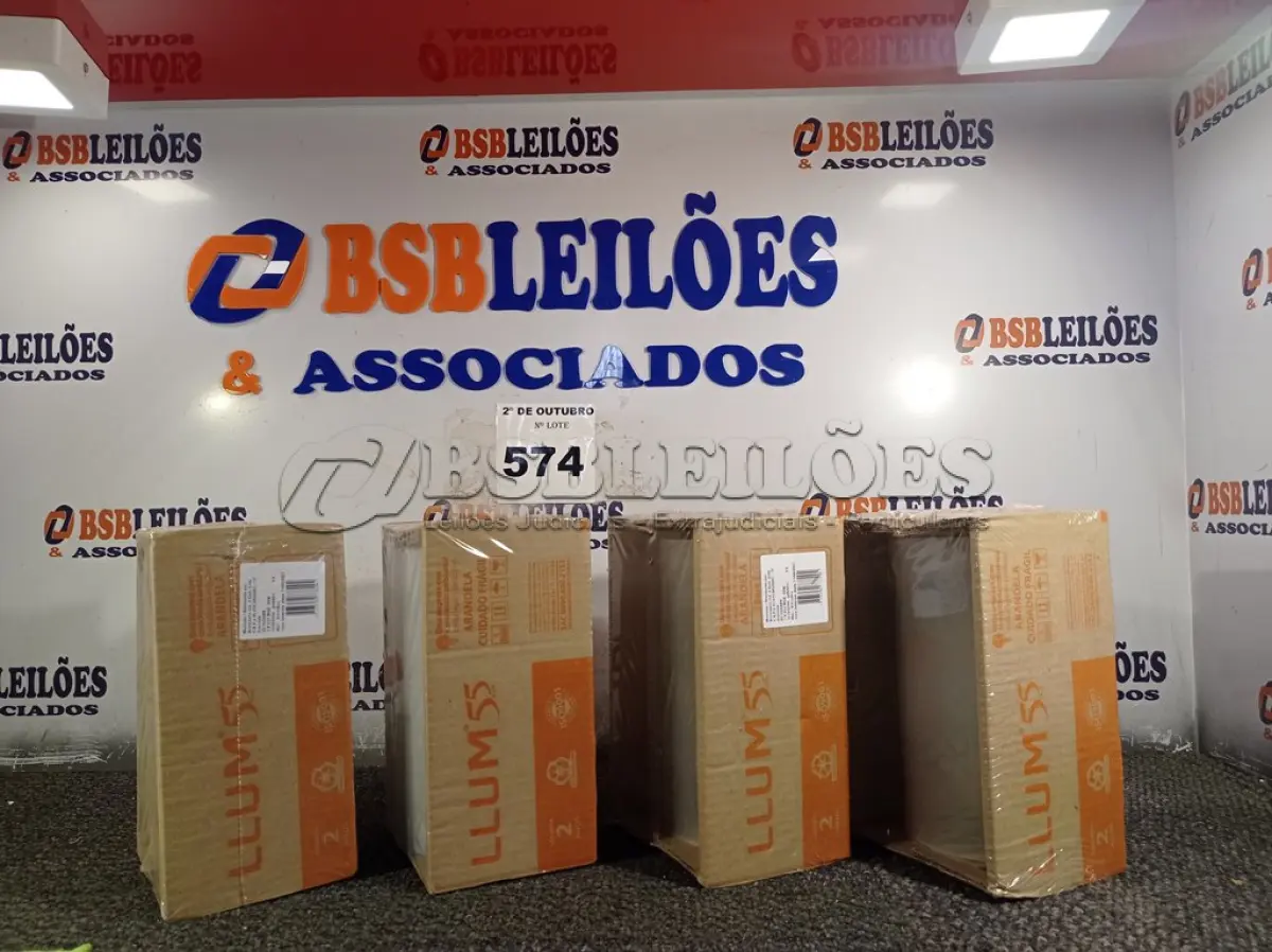 LOTE 574 - 04 ARANDELAS CENTRAL CE 1422-A 1XE27. (NO ESTADO) ATENÇÃO! FAZER A VISITAÇÃO ANTES DE ARREMATAR, NÃO SABEMOS SE FUNCIONA. LEILÃO NÃO TEM GARANTIA E NEM DEVOLUÇÃO, SUJEITO A POSSÍVEIS AVARIAS VISÍVEIS/OCULTAS E/OU AUSÊNCIA DE COMPONENTES.