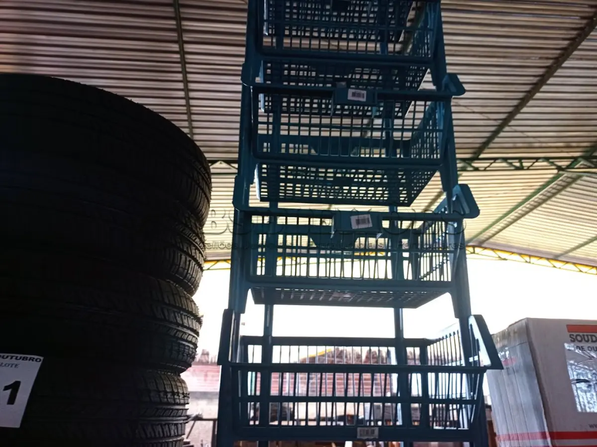 LOTE 590 - 05 CESTOS DE PLÁSTICO. (NO ESTADO) ATENÇÃO! FAZER A VISITAÇÃO ANTES DE ARREMATAR, NÃO SABEMOS SE FUNCIONA. LEILÃO NÃO TEM GARANTIA E NEM DEVOLUÇÃO, SUJEITO A POSSÍVEIS AVARIAS VISÍVEIS/OCULTAS E/OU AUSÊNCIA DE COMPONENTES.