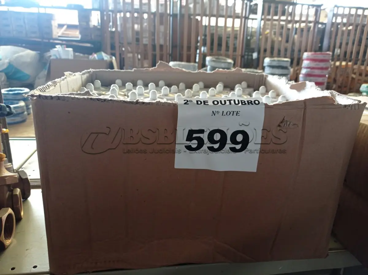 LOTE 599 - 01 LOTE COM VÁRIOS TUBOS DE SILICONE PRETO. (NO ESTADO) ATENÇÃO! FAZER A VISITAÇÃO ANTES DE ARREMATAR, NÃO SABEMOS SE FUNCIONA. LEILÃO NÃO TEM GARANTIA E NEM DEVOLUÇÃO, SUJEITO A POSSÍVEIS AVARIAS VISÍVEIS/OCULTAS E/OU AUSÊNCIA DE COMPONENTES.