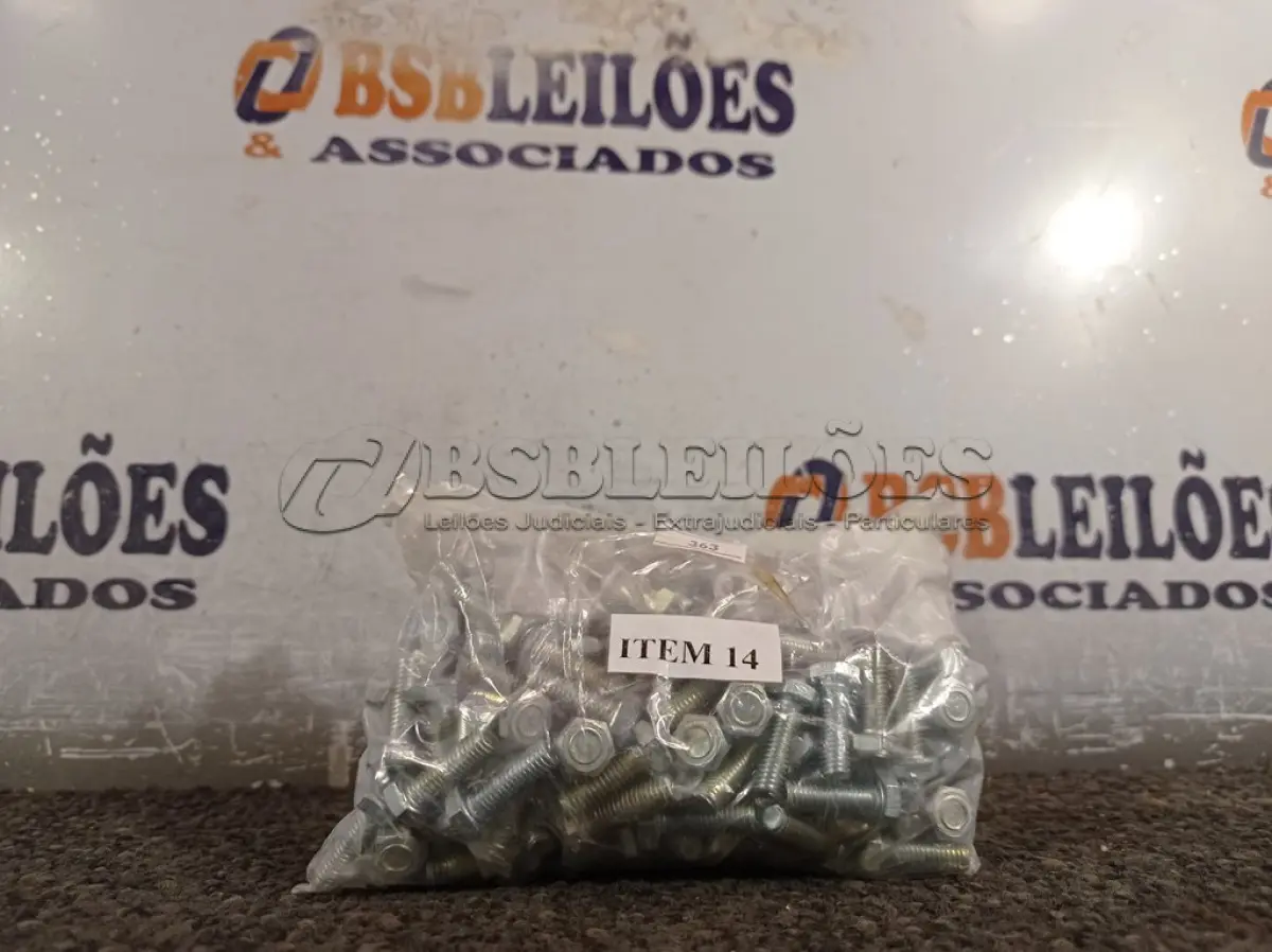 LOTE 451 - 01 KIT DE PARAFUSOS SEXTAVADOS (NO ESTADO) ATENÇÃO! FAZER A VISITAÇÃO ANTES DE ARREMATAR, NÃO SABEMOS SE FUNCIONA. LEILÃO NÃO TEM GARANTIA E NEM DEVOLUÇÃO, SUJEITO A POSSÍVEIS AVARIAS VISÍVEIS/OCULTAS E/OU AUSÊNCIA DE COMPONENTES.