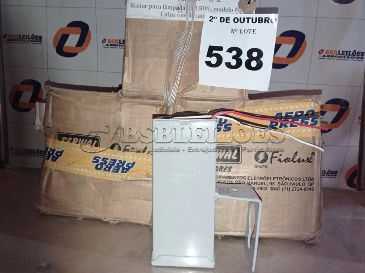 LOTE 538 - 01 LOTE COM VÁRIOS REATORES DE USO EXTERNO PARA LÂMPADAS DE VAPOR METÁLICO. (NO ESTADO) ATENÇÃO! FAZER A VISITAÇÃO ANTES DE ARREMATAR, NÃO SABEMOS SE FUNCIONA. LEILÃO NÃO TEM GARANTIA E NEM DEVOLUÇÃO, SUJEITO A POSSÍVEIS AVARIAS VISÍVEIS/OCULTAS E/OU AUSÊNCIA DE COMPONENTES.