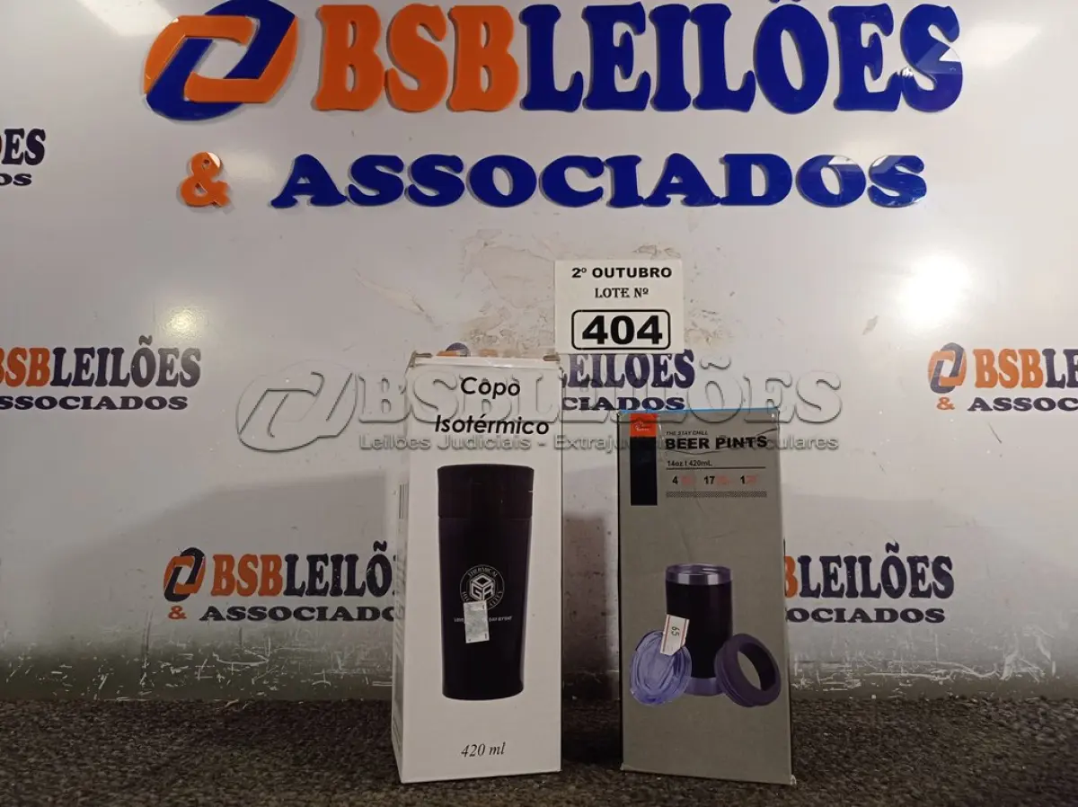 LOTE 404 - 01 KIT COPO + GARRAFA TÉRMICOS. (NO ESTADO) ATENÇÃO! FAZER A VISITAÇÃO ANTES DE ARREMATAR, NÃO SABEMOS SE FUNCIONA. LEILÃO NÃO TEM GARANTIA E NEM DEVOLUÇÃO, SUJEITO A POSSÍVEIS AVARIAS VISÍVEIS/OCULTAS E/OU AUSÊNCIA DE COMPONENTES.