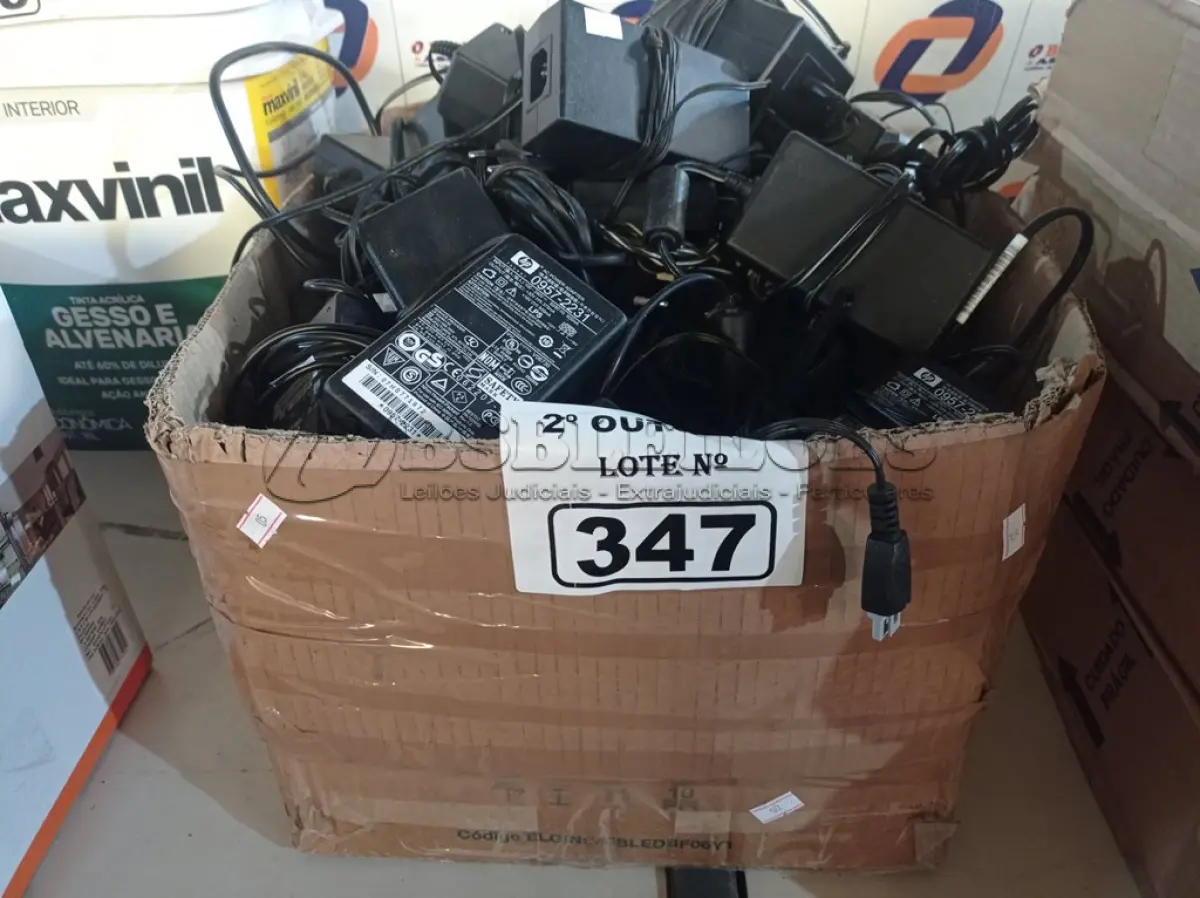 LOTE 347 - 01 LOTE COM VÁRIAS FONTES MARCAS E MODELOS DIVERSOS. (NO ESTADO) ATENÇÃO! FAZER A VISITAÇÃO ANTES DE ARREMATAR, NÃO SABEMOS SE FUNCIONA. LEILÃO NÃO TEM GARANTIA E NEM DEVOLUÇÃO, SUJEITO A POSSÍVEIS AVARIAS VISÍVEIS/OCULTAS E/OU AUSÊNCIA DE COMPONENTES.