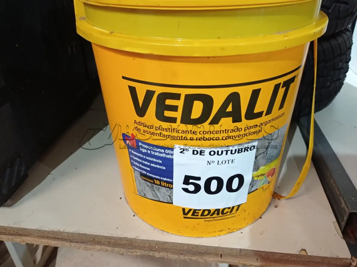 LOTE 500 - 01 BALDE DE VEDALIT, ADITIVO PLASTIFICANTE CONCENTRADO PARA ARGAMASSA DE ASSENTAMENTO E REBOCO CONVENCIONAL 18L. (NO ESTADO) ATENÇÃO! FAZER A VISITAÇÃO ANTES DE ARREMATAR, NÃO SABEMOS SE FUNCIONA. LEILÃO NÃO TEM GARANTIA E NEM DEVOLUÇÃO, SUJEITO A POSSÍVEIS AVARIAS VISÍVEIS/OCULTAS E/OU AUSÊNCIA DE COMPONENTES.