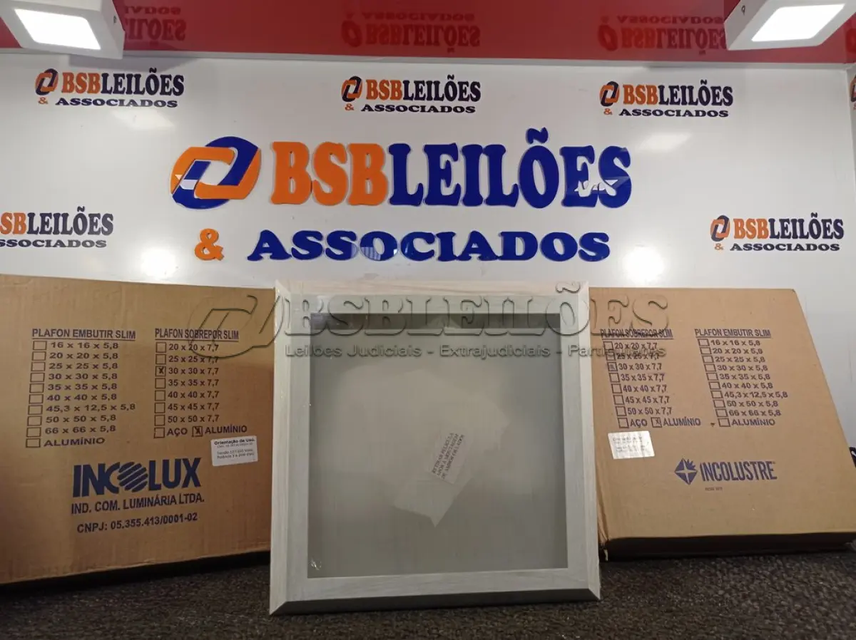 LOTE 308 - 03 PLAFONS DE SOBREPOR 30X30 MARCAS INCOLUSTRE. (NO ESTADO) ATENÇÃO! FAZER A VISITAÇÃO ANTES DE ARREMATAR, NÃO SABEMOS SE FUNCIONA. LEILÃO NÃO TEM GARANTIA E NEM DEVOLUÇÃO, SUJEITO A POSSÍVEIS AVARIAS VISÍVEIS/OCULTAS E/OU AUSÊNCIA DE COMPONENTES.