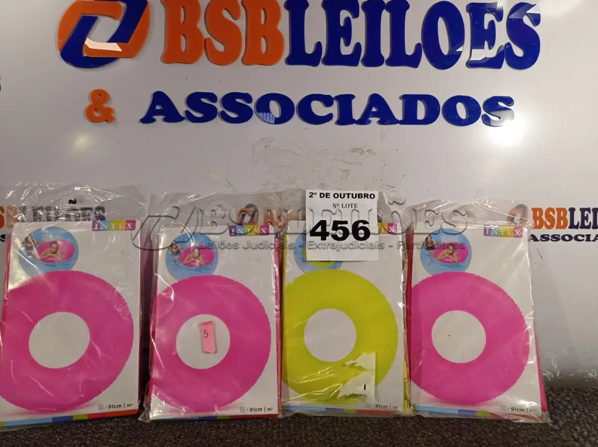 LOTE 456 - 04 BOIAS INFANTIS. (NO ESTADO) ATENÇÃO! FAZER A VISITAÇÃO ANTES DE ARREMATAR, NÃO SABEMOS SE FUNCIONA. LEILÃO NÃO TEM GARANTIA E NEM DEVOLUÇÃO, SUJEITO A POSSÍVEIS AVARIAS VISÍVEIS/OCULTAS E/OU AUSÊNCIA DE COMPONENTES.