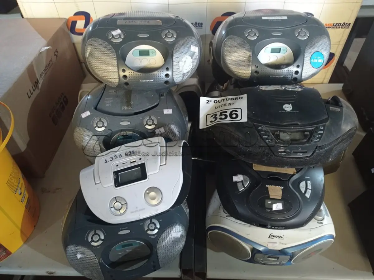 LOTE 356 - 10 APARELHOS DE SOM MARCAS E MODELOS DIVERSOS. (NO ESTADO) ATENÇÃO! FAZER A VISITAÇÃO ANTES DE ARREMATAR, NÃO SABEMOS SE FUNCIONA. LEILÃO NÃO TEM GARANTIA E NEM DEVOLUÇÃO, SUJEITO A POSSÍVEIS AVARIAS VISÍVEIS/OCULTAS E/OU AUSÊNCIA DE COMPONENTES.