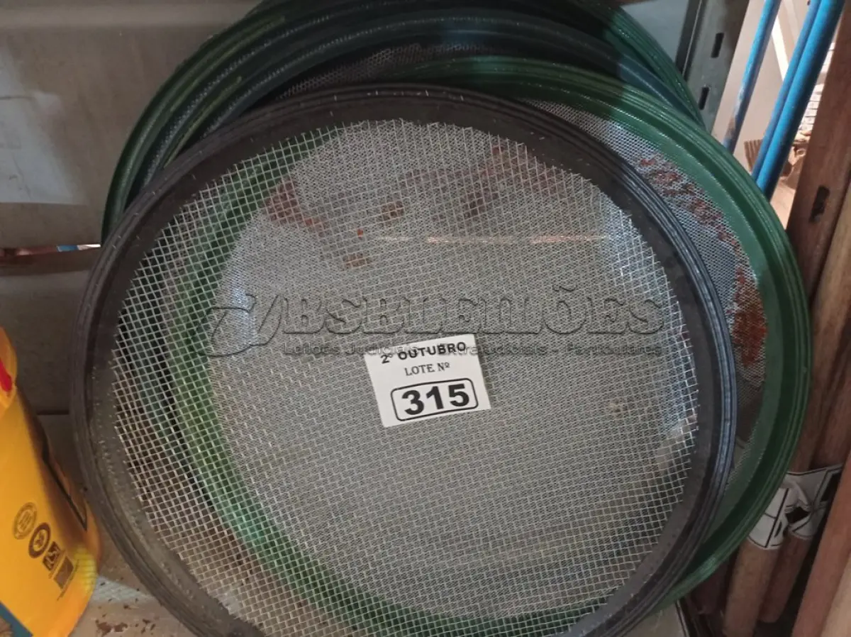 LOTE 315 - 06 PENEIRAS MARCAS E MODELOS DIVERSOS. (NO ESTADO) ATENÇÃO! FAZER A VISITAÇÃO ANTES DE ARREMATAR, NÃO SABEMOS SE FUNCIONA. LEILÃO NÃO TEM GARANTIA E NEM DEVOLUÇÃO, SUJEITO A POSSÍVEIS AVARIAS VISÍVEIS/OCULTAS E/OU AUSÊNCIA DE COMPONENTES.