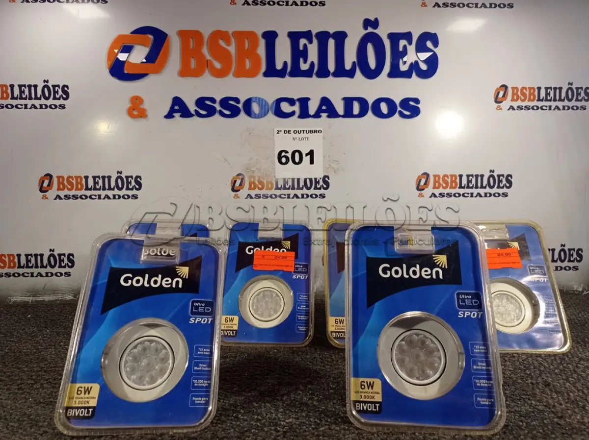 LOTE 601 - 06 SPOTS COMPLETO 6W LED REDONDO 3000K GOLDEN. (NO ESTADO) ATENÇÃO! FAZER A VISITAÇÃO ANTES DE ARREMATAR, NÃO SABEMOS SE FUNCIONA. LEILÃO NÃO TEM GARANTIA E NEM DEVOLUÇÃO, SUJEITO A POSSÍVEIS AVARIAS VISÍVEIS/OCULTAS E/OU AUSÊNCIA DE COMPONENTES.