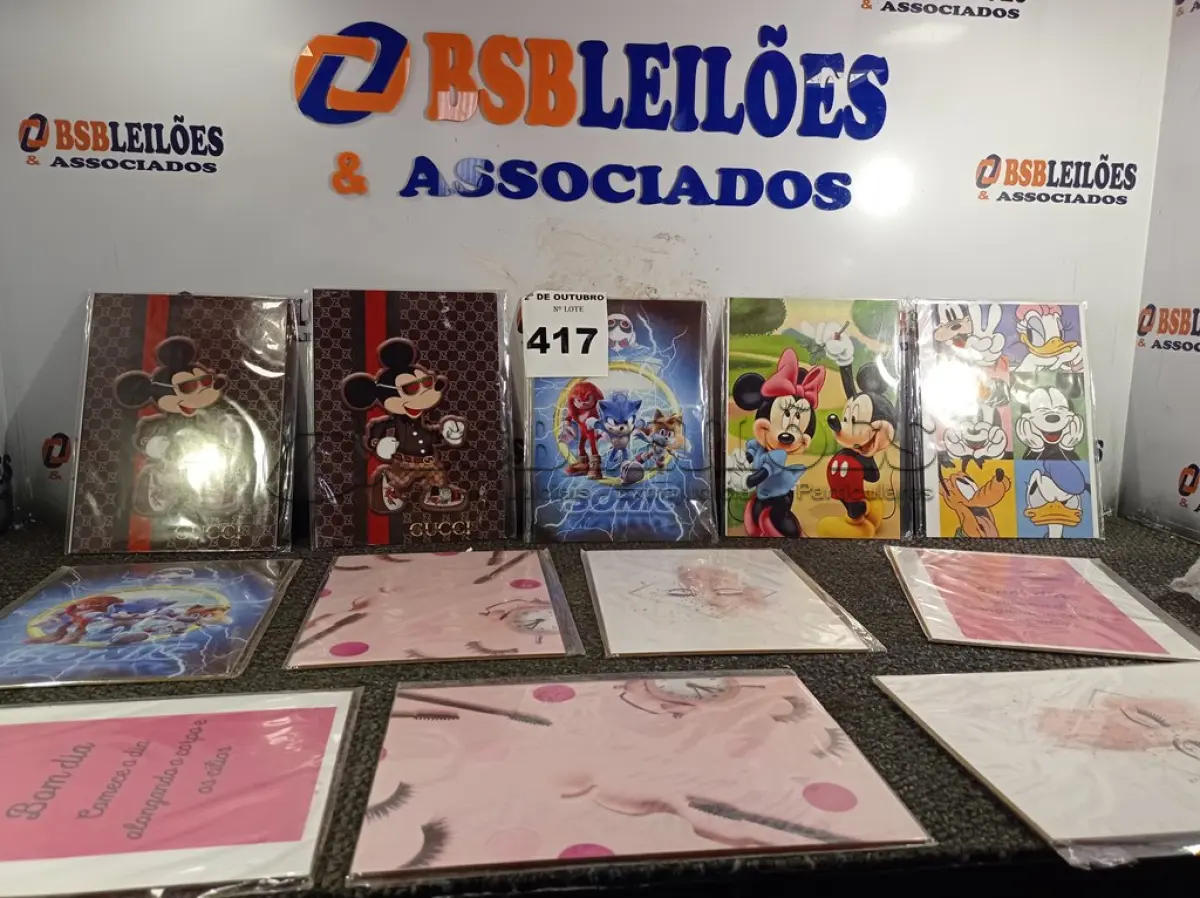 LOTE 417 - 01 LOTE COM VÁRIOS QUADROS DECORATIVOS. (NO ESTADO) ATENÇÃO! FAZER A VISITAÇÃO ANTES DE ARREMATAR, NÃO SABEMOS SE FUNCIONA. LEILÃO NÃO TEM GARANTIA E NEM DEVOLUÇÃO, SUJEITO A POSSÍVEIS AVARIAS VISÍVEIS/OCULTAS E/OU AUSÊNCIA DE COMPONENTES.