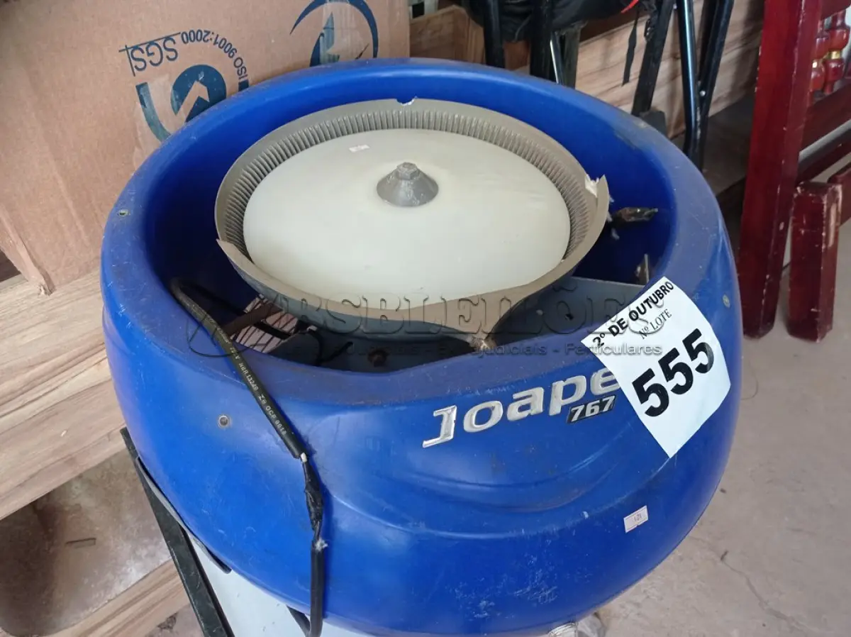 LOTE 555 - 01 VENTILADOR/UMIDIFICADOR DE AR. (NO ESTADO) ATENÇÃO! FAZER A VISITAÇÃO ANTES DE ARREMATAR, NÃO SABEMOS SE FUNCIONA. LEILÃO NÃO TEM GARANTIA E NEM DEVOLUÇÃO, SUJEITO A POSSÍVEIS AVARIAS VISÍVEIS/OCULTAS E/OU AUSÊNCIA DE COMPONENTES.