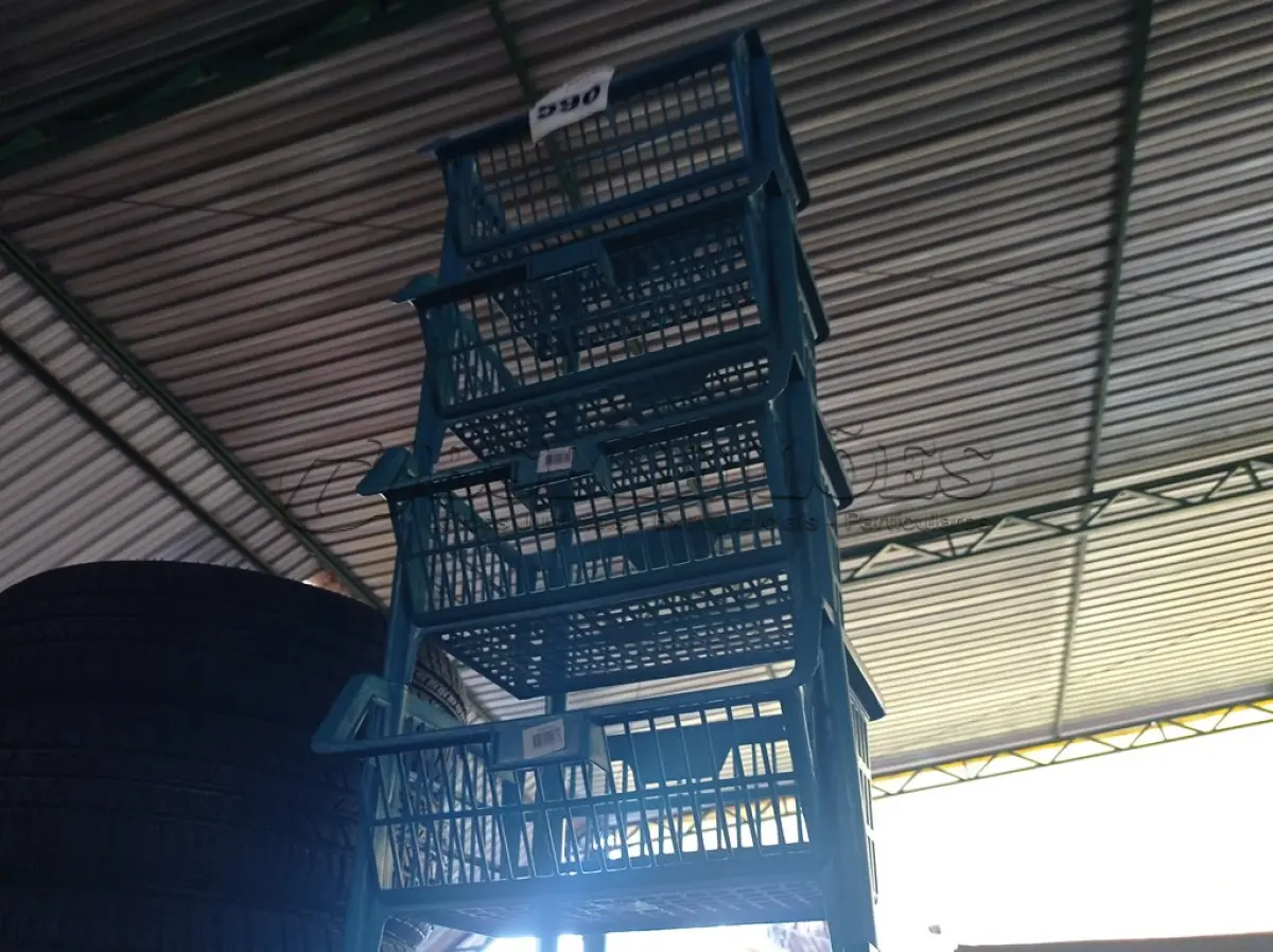 LOTE 590 - 05 CESTOS DE PLÁSTICO. (NO ESTADO) ATENÇÃO! FAZER A VISITAÇÃO ANTES DE ARREMATAR, NÃO SABEMOS SE FUNCIONA. LEILÃO NÃO TEM GARANTIA E NEM DEVOLUÇÃO, SUJEITO A POSSÍVEIS AVARIAS VISÍVEIS/OCULTAS E/OU AUSÊNCIA DE COMPONENTES.