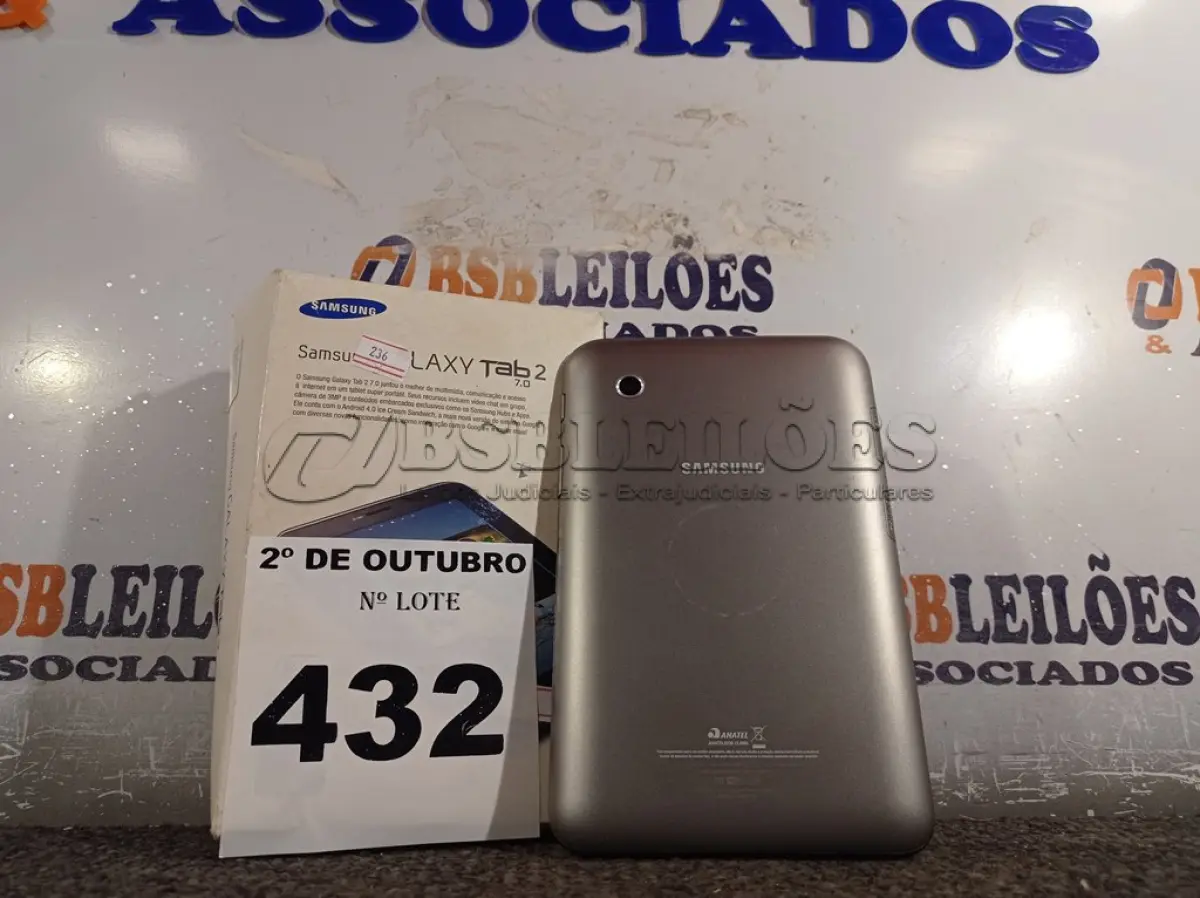 LOTE 432 - 01 TABLET SAMSUNG GALAXY TAB2. (NO ESTADO) ATENÇÃO! FAZER A VISITAÇÃO ANTES DE ARREMATAR, NÃO SABEMOS SE FUNCIONA. LEILÃO NÃO TEM GARANTIA E NEM DEVOLUÇÃO, SUJEITO A POSSÍVEIS AVARIAS VISÍVEIS/OCULTAS E/OU AUSÊNCIA DE COMPONENTES.